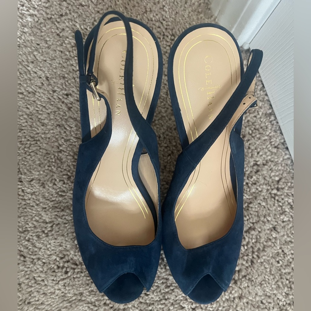 Cole Haan Nike Air Technology
Suede 3.5" Heel Pumps Peep Toe Open Slingback Sz 8